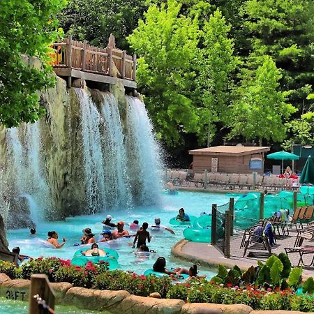 Movie Theater Hot Tub View Mountain Escape Villa Gatlinburg Bagian luar foto