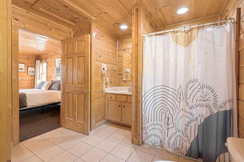 Movie Theater Hot Tub View Mountain Escape Villa Gatlinburg Bagian luar foto