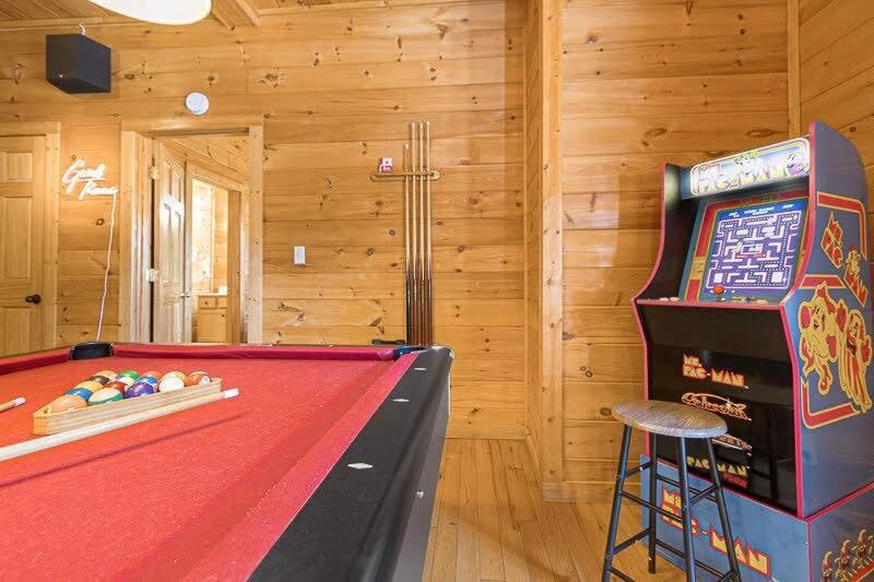 Movie Theater Hot Tub View Mountain Escape Villa Gatlinburg Bagian luar foto
