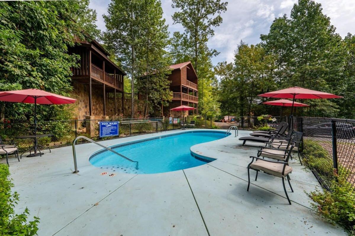 Movie Theater Hot Tub View Mountain Escape Villa Gatlinburg Bagian luar foto